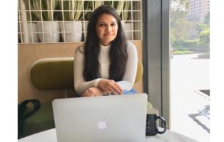 How this CA quit her job and launched a a profitable E- Commerce store - Gifting Wardrobe