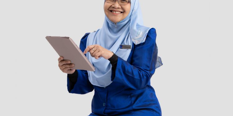 topped-with-a-phd-in-internal-auditing-this-ca-and-mother-of-7-never-stopped-learning-and-is-now-ceo-of-the-malaysian-institute-of-accountants-